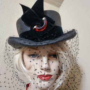 Early 40's Pin Up Equestrian Style Top Hat Lazarus Paris STUNNING